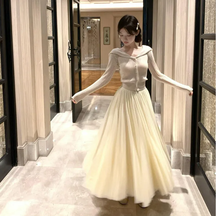 【少女香草】2025春季新款韩系甜美减龄连帽针织上衣网纱半身裙套装