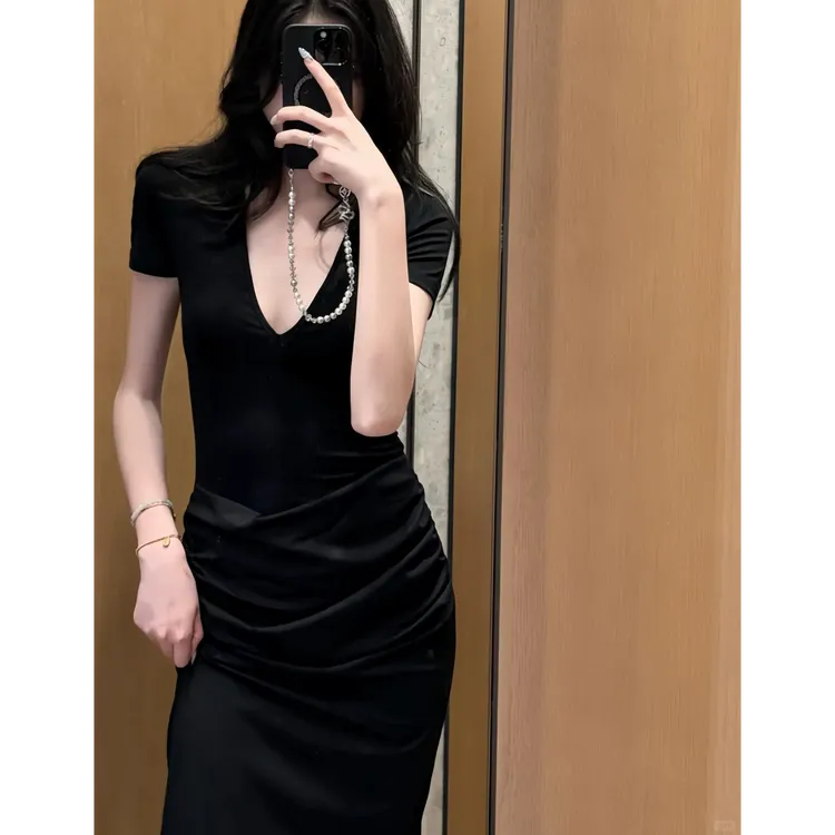 法式性感辣妹深V领短袖连衣裙女夏季新款修身显瘦气质包臀长裙子
