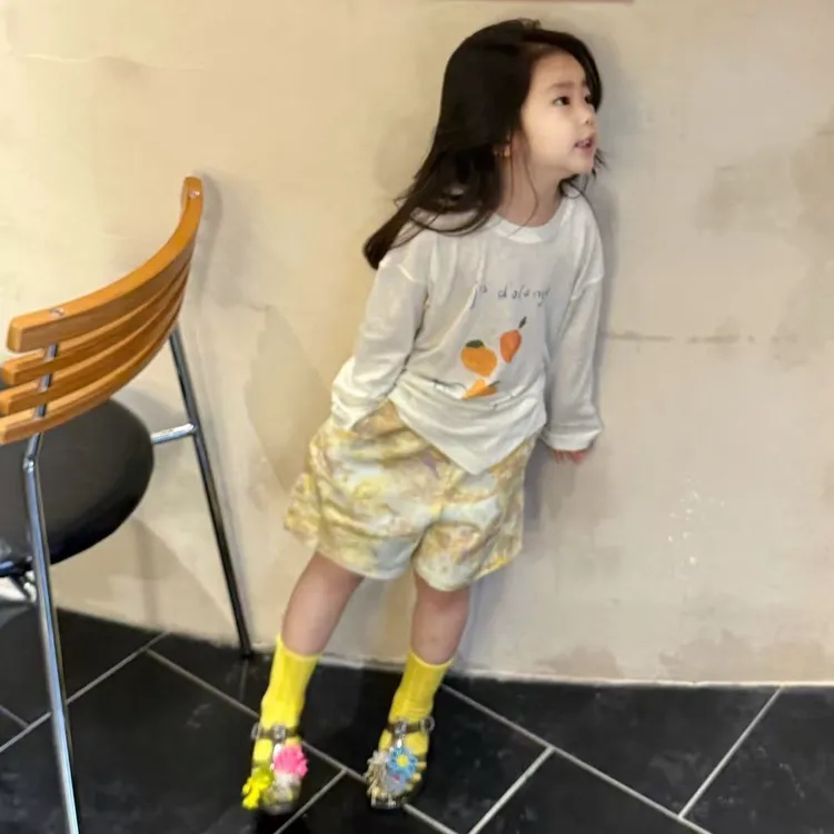 小思家25夏季新款女童韩版休闲洋气印花圆领上衣碎花五分短裤套装