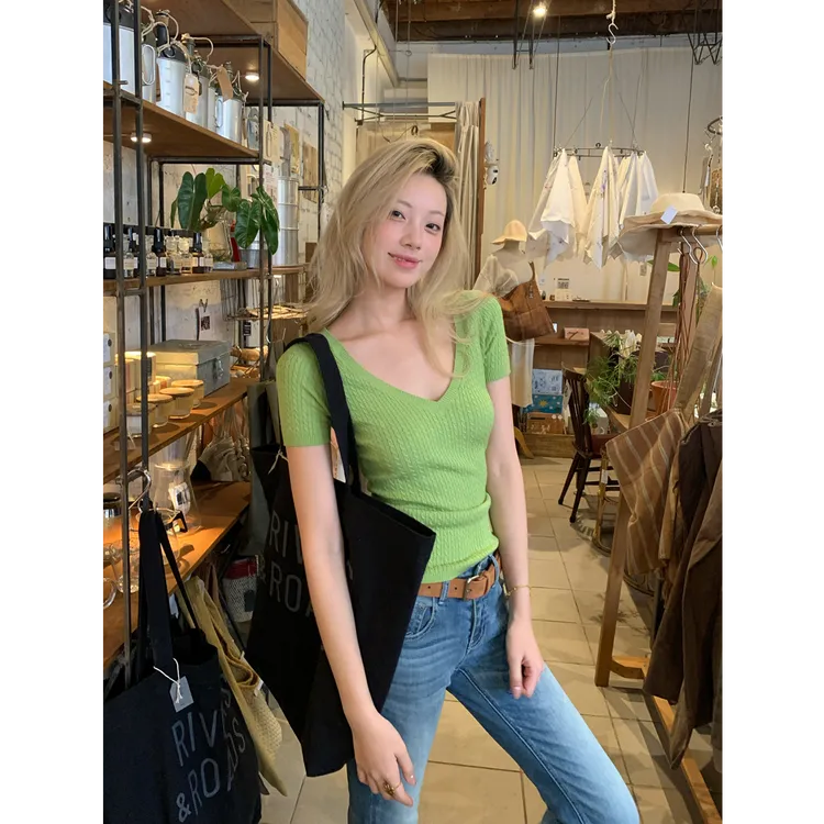 韩版纯欲冰丝v领针织小衫t恤女夏季2025新款正肩修身显瘦短袖上衣