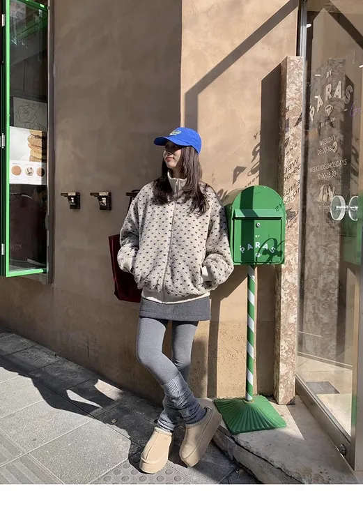  清仓款】韩系冬季慵懒舒适爱心波点保暖宽松立领拉链外套