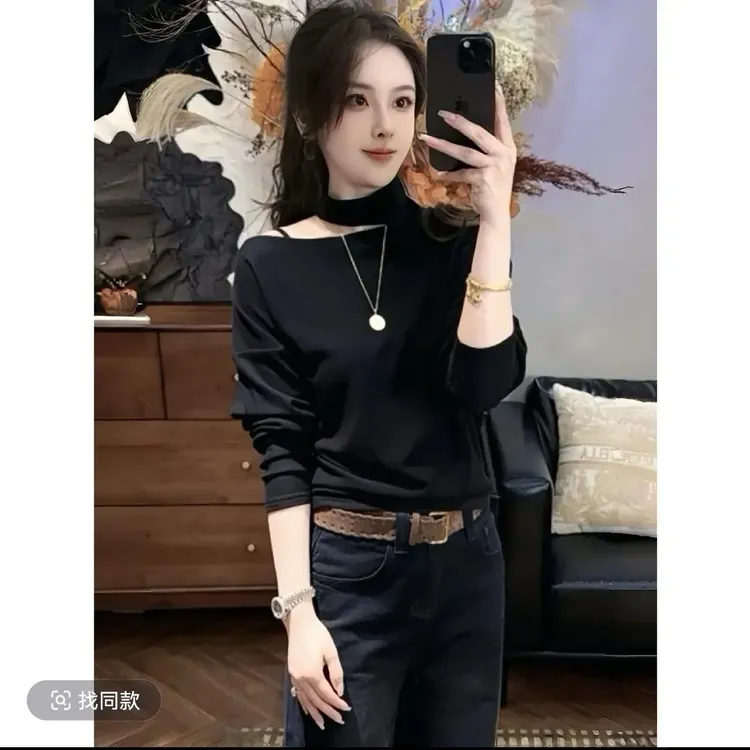 黑色挂脖露肩长袖T恤女秋冬季新款设计感百搭显瘦内搭打底上衣女