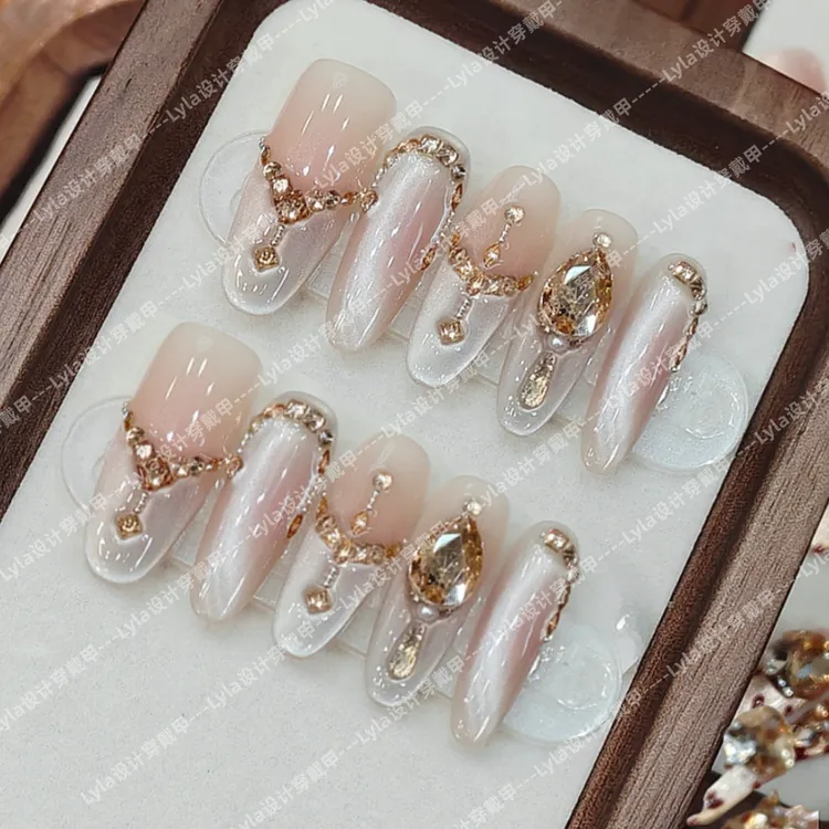 【歆羽之箭】纯手工穿戴甲高级感香槟金猫眼美甲贴片可拆卸气质纯欲