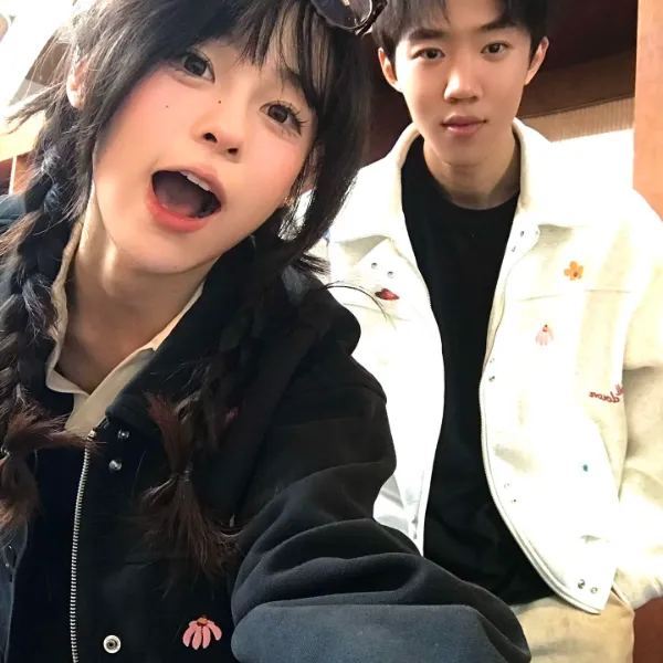 情侣装卫衣秋冬季新款宽松纯棉圆领卫衣一男一女加绒加厚情侣卫衣