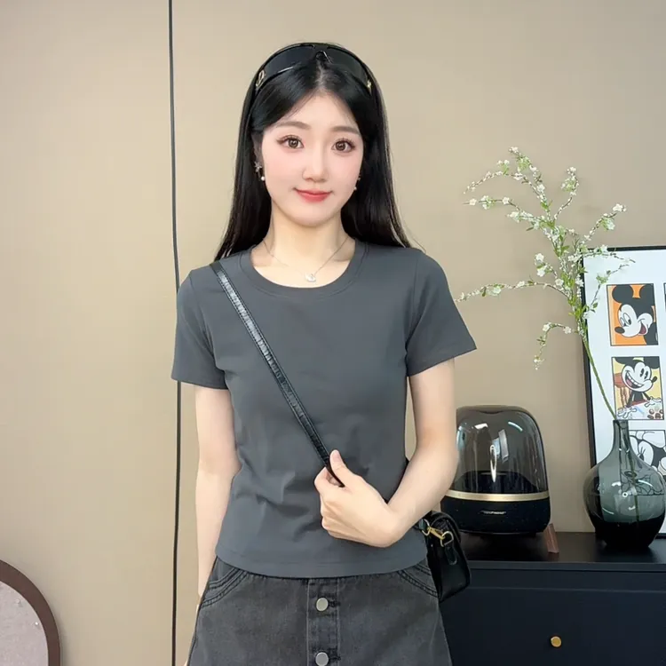 U领露锁骨纯色短袖T恤女夏季新款修身显瘦纯色短款高弹力上衣