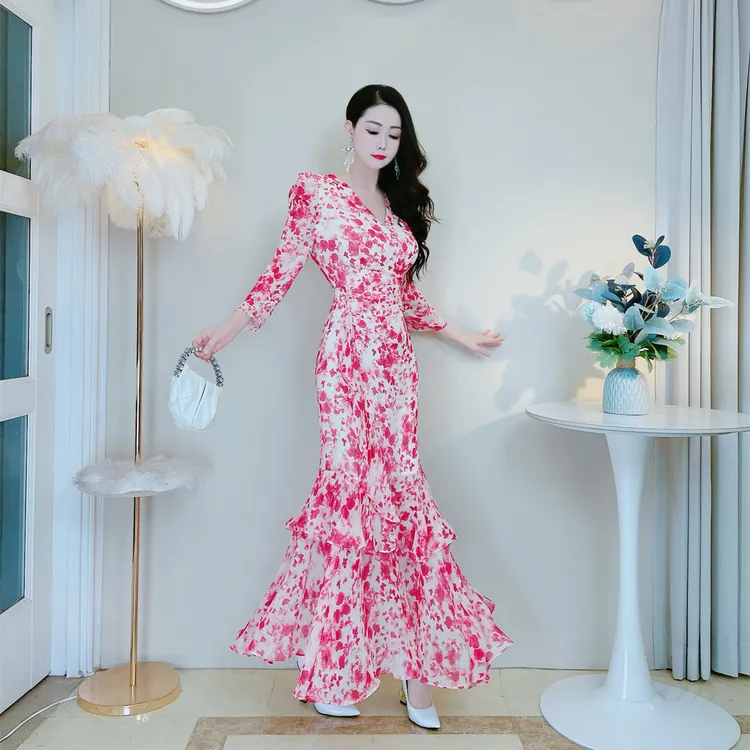 优雅气质减龄七分袖碎花长裙显瘦V领高腰花色飘逸不规则连衣裙