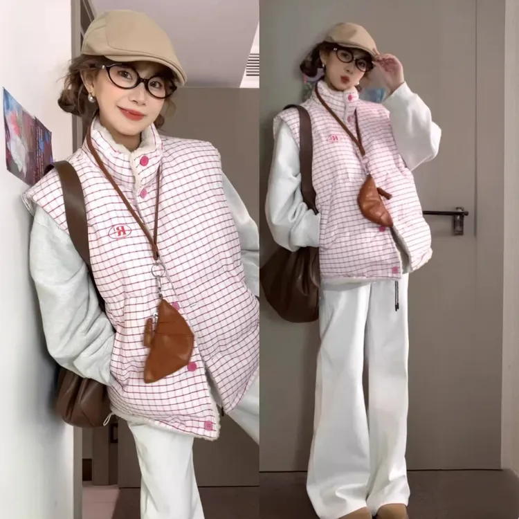 韩系格纹两面穿羊羔毛马甲2025秋冬新款新款宽松甜美印花马夹外套