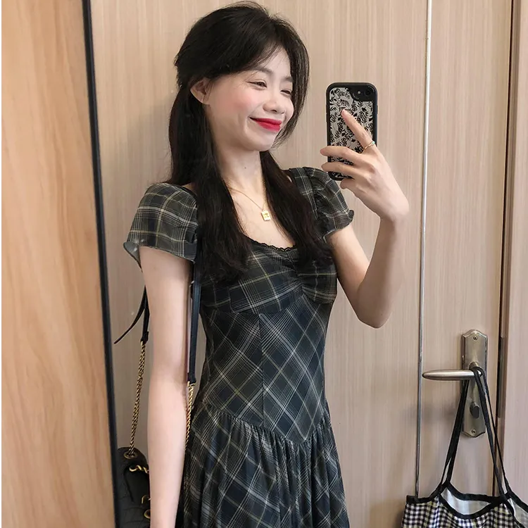 Benview【柏林手写信】 2025新款夏季两色小飞袖拼接连衣裙显瘦长裙