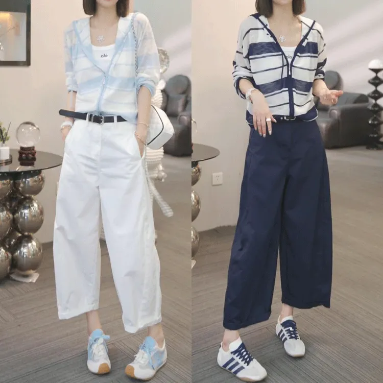 大方得体穿搭一整套小个子时尚条纹上衣白色休闲裤子松弛感两件套