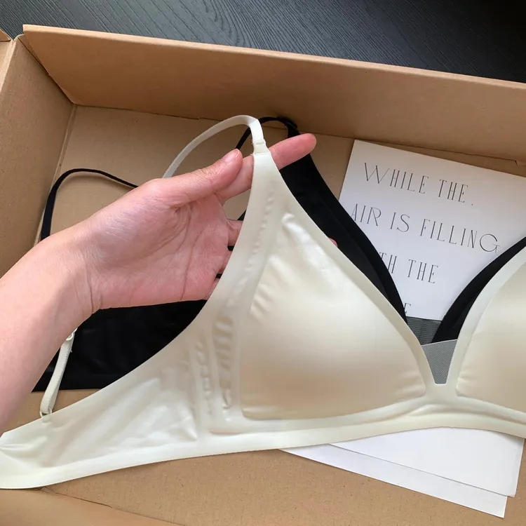 法式纯欲性感内衣女小胸聚拢丝绸无钢圈无痕三角杯美背文胸罩薄款