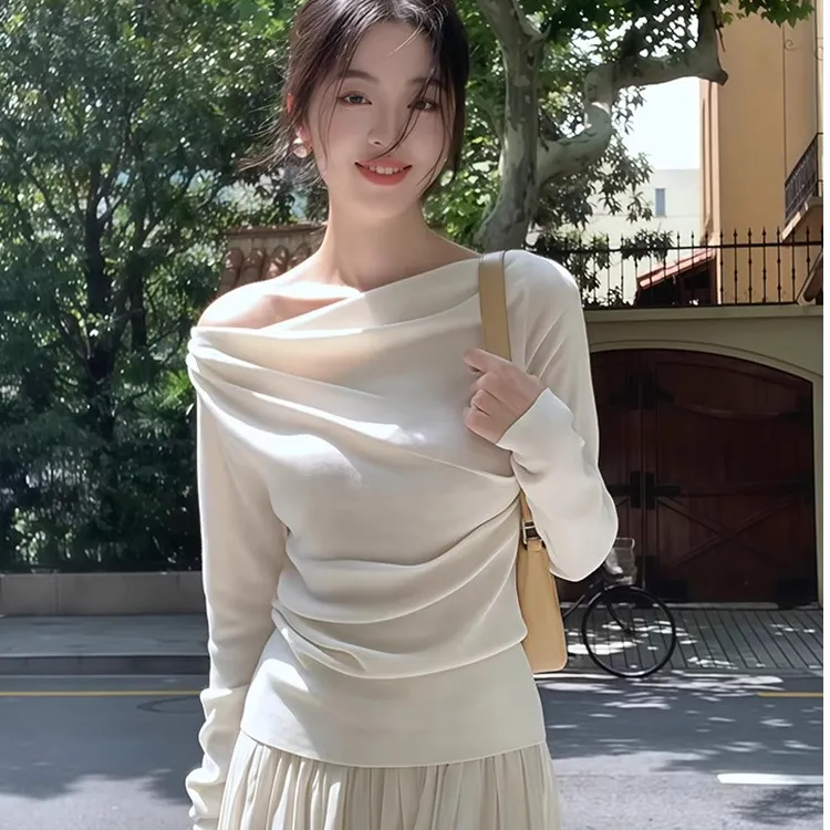 白色荡领露肩一字肩针织长袖T恤2025秋季新款女装设计感纯欲上衣