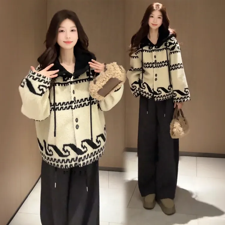 拉夏贝尔时尚简约保暖外套女2025秋冬新款减龄百搭高级显瘦上衣