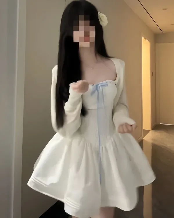 晚樱落海 法式蝴蝶结系带白色吊带连衣裙性感辣妹收腰显瘦A字短裙