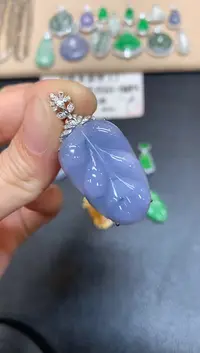 翡翠18K金镶嵌颈饰树叶【无服务费