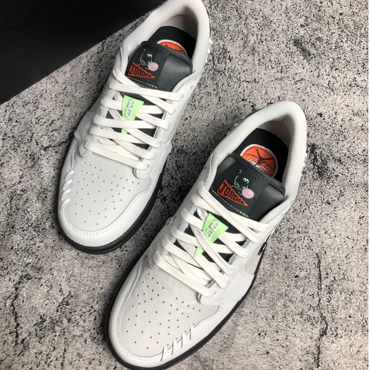 Jordan Air Jordan 1 Low 低帮 复古篮球鞋 女款 灰色 HM3689-001