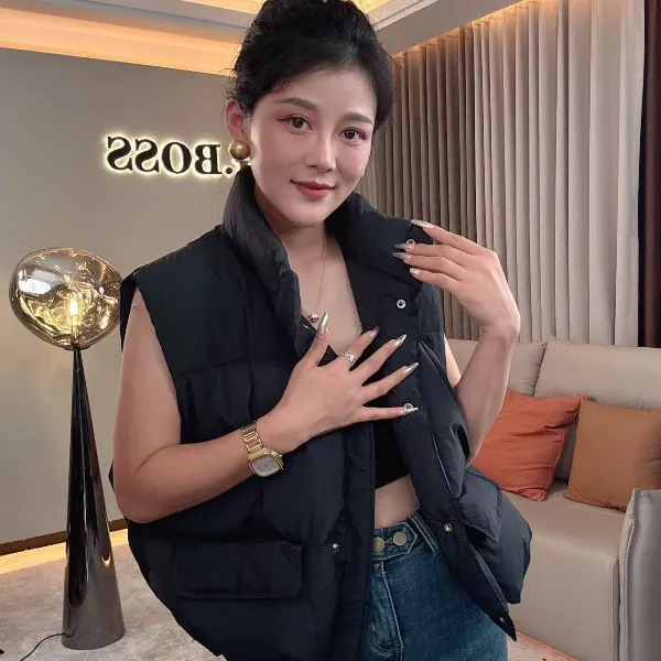 【耿老板6123#G】港风精致设计短款面包服马甲白鸭绒安心绒羽绒服