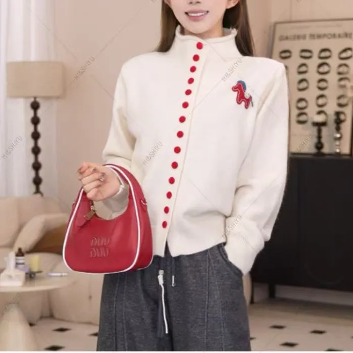 马到成功单排扣刺绣慵懒风新款针织衫上衣秋冬