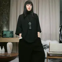 infobyfive2025秋冬三代半高领款宽松中袖打底衫一店NF0509216