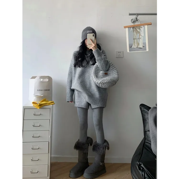 时尚套装灰色宽松休闲毛衣针织衫女春季高级感高腰休闲短裤两件套