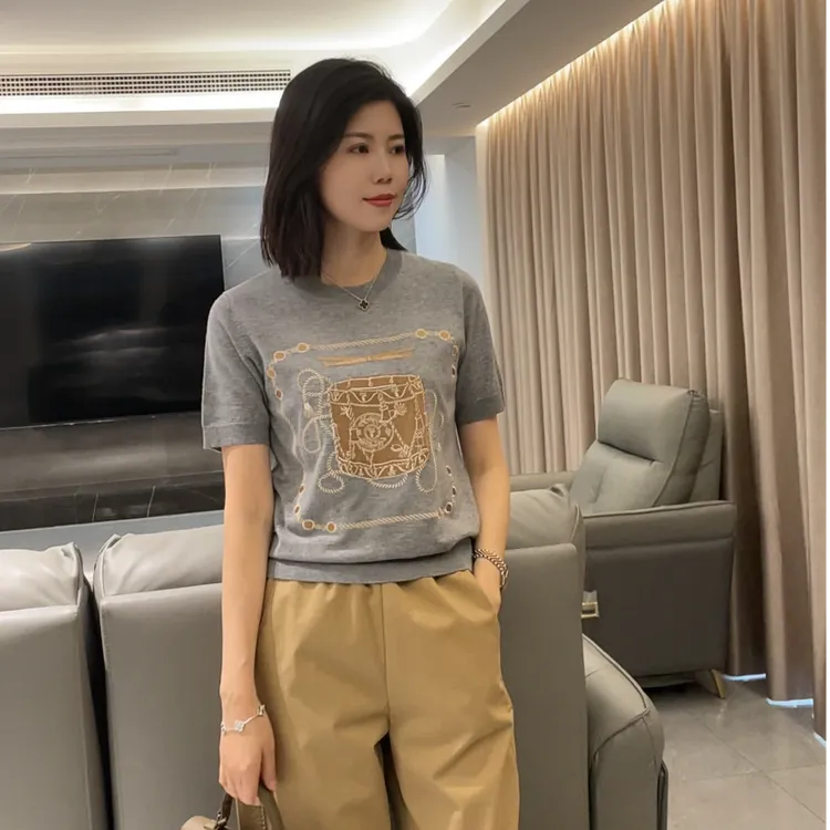 欧货大牌2025年夏季新款薄款女装印花时尚短袖T恤气质针织上衣