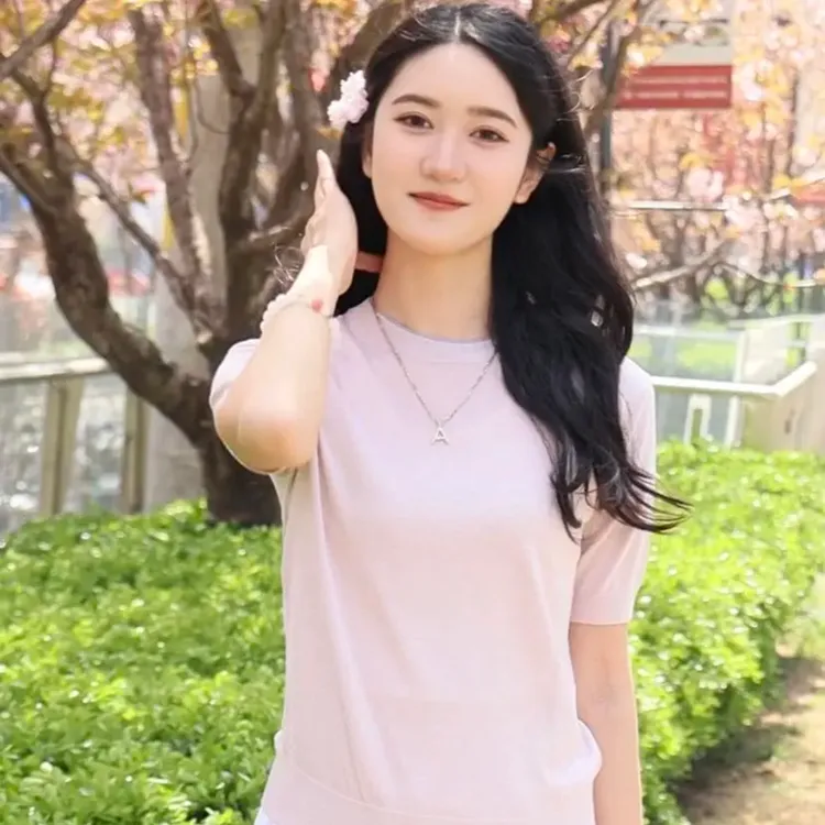 哥弟 25新款女装百搭纯色夏季显瘦圆领舒适休闲短袖针织衫138010