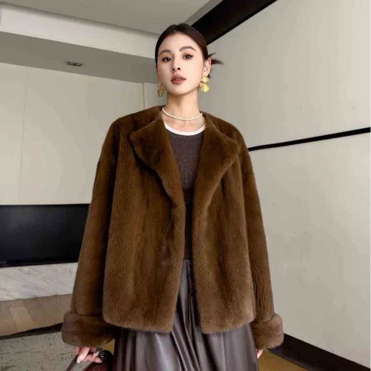 【东方雪宝】2025新款挽袖进口紫金短二貂大衣女皮草外套天鹅绒整貂