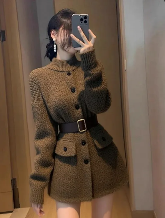 2025新款冬季重要场合气质高级感法式名媛打底内搭咖色针织连衣裙