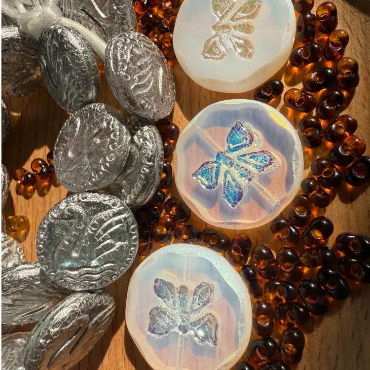 捷克琉璃珠 默认微瑕 介意勿拍，全店满39元飞非偏远包邮，20点开播