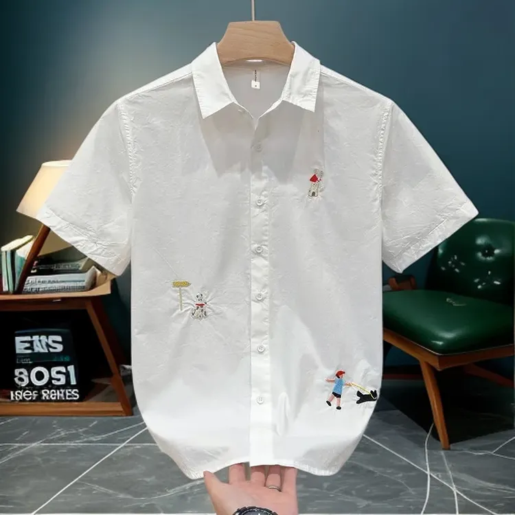 爆款卡通刺绣翻领男士短袖衬衫纯棉宽松新款休闲男装印花白色衬衣