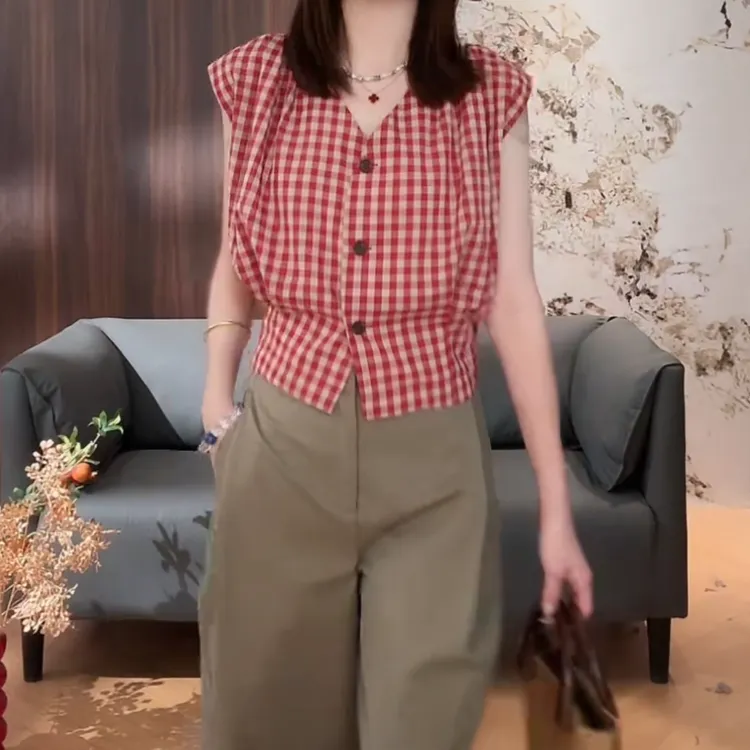 时尚百搭V领褶皱短袖格子衬衫 女2025春夏新款洋气甜美风格衣服