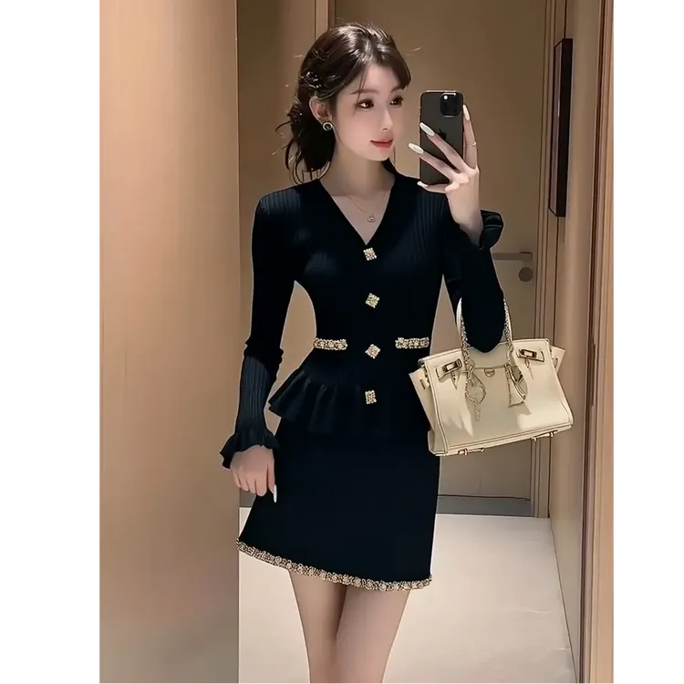 小香风轻职风时尚设计感针织上衣半身裙套装温柔知性穿搭2025新款