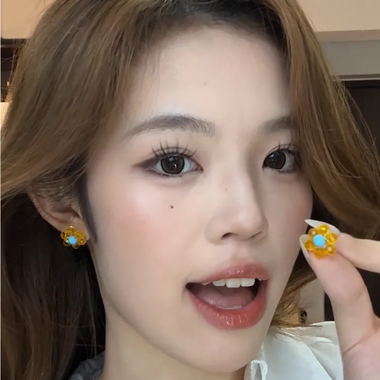铜合金亚克力耳饰 春日上映彩色花朵耳钉小众设计感耳环2025新款