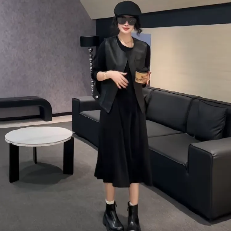 大码女装胖mm无袖皮马甲背心+长袖连衣裙2025年秋季显瘦时尚套装