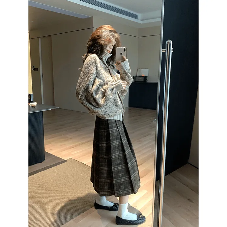 慵懒风复古针织开衫秋冬软糯百搭灰色毛衣长袖上衣休闲百褶半身裙