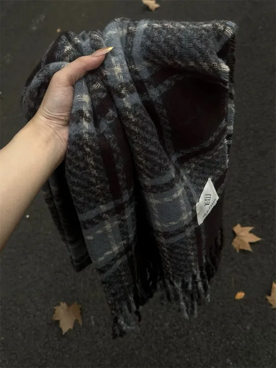“藤野川”藏青格子围巾jk校供百搭保暖加厚围脖男女情侣