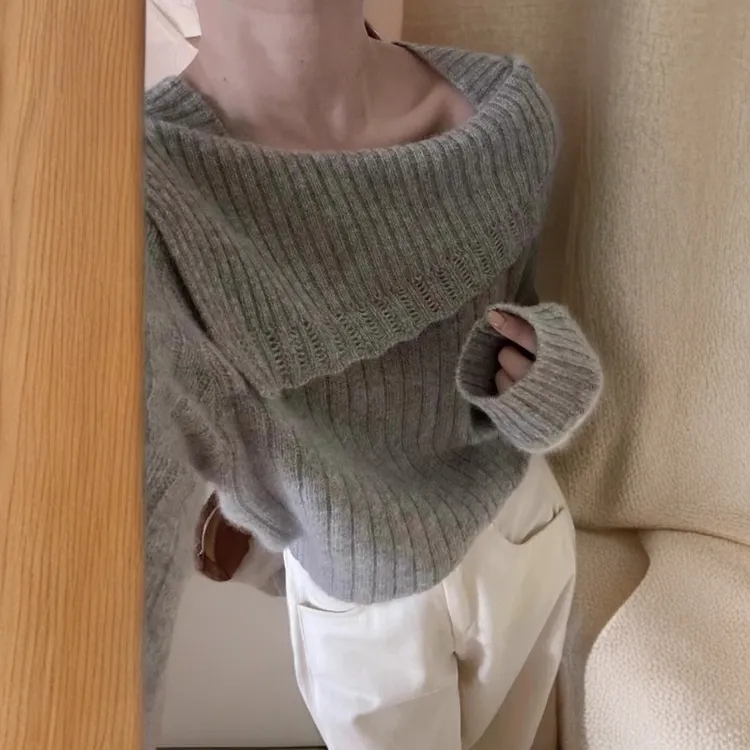 法式新款慵懒风一字肩露肩内搭毛衣针织衫女秋冬小心机浣熊绒上衣