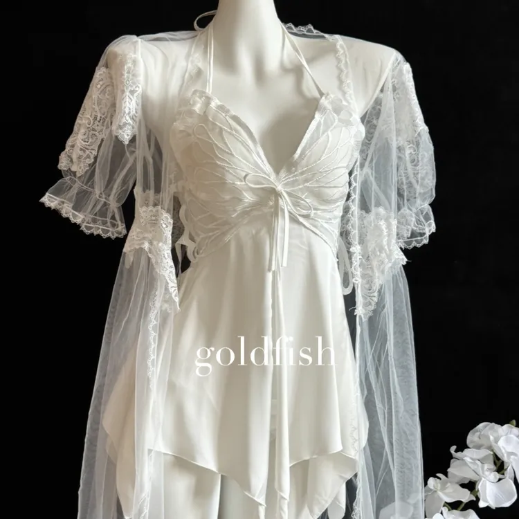 蝴蝶夫人开叉版｜小胸赞！带胸垫白色短款纯欲法式睡裙