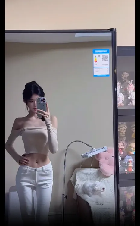 韩系一字肩显瘦露肩长袖T恤上衣配牛仔裤2025秋季新款两件套装女