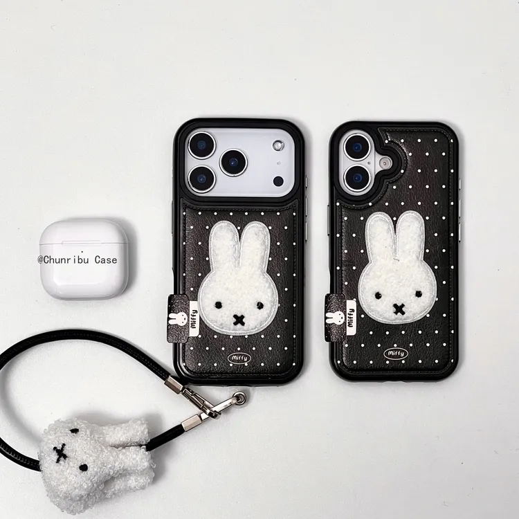 卡通皮纹黑底波点刺绣米兔菲适用苹果17/16promax手机壳15/14/13