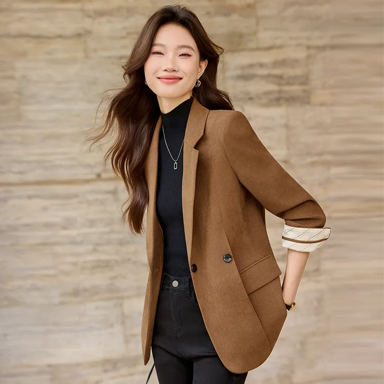 咖色休闲西装外套女秋季高级感2025年新款韩版修身小个子气质西服