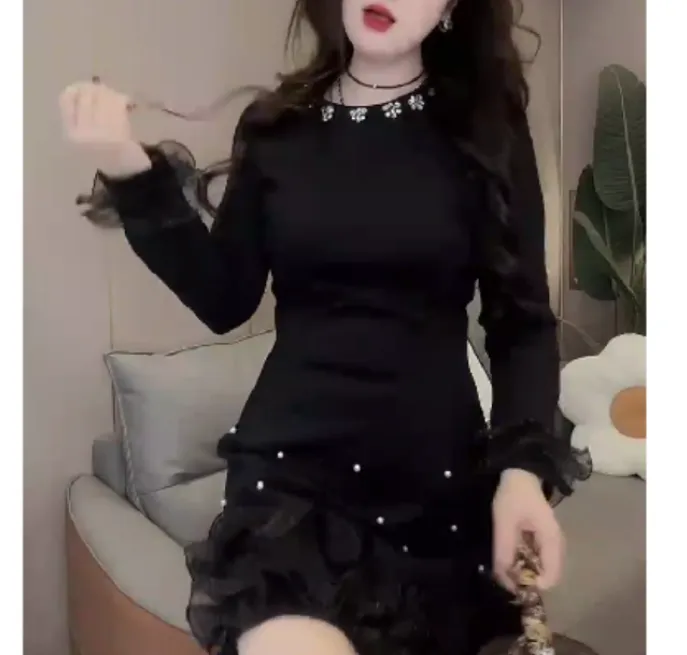 2025新款网红洋气轻奢百搭时尚韩版女装连衣裙爆款气质吉祥