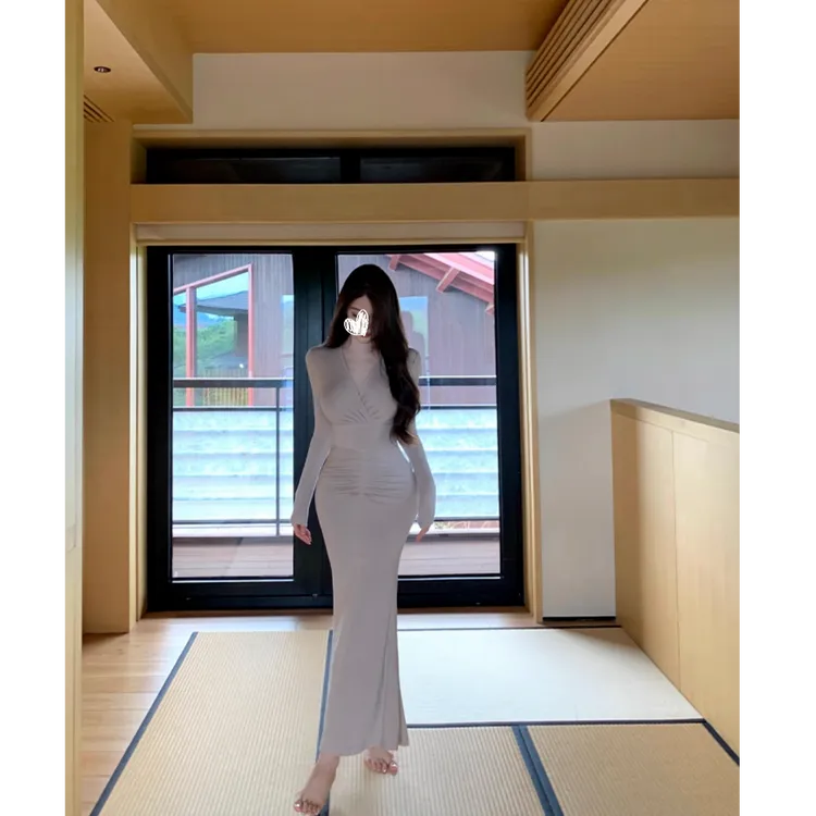 【里约艺术馆】性感纯欲褶皱深V领修身鱼尾裙连衣裙长裙