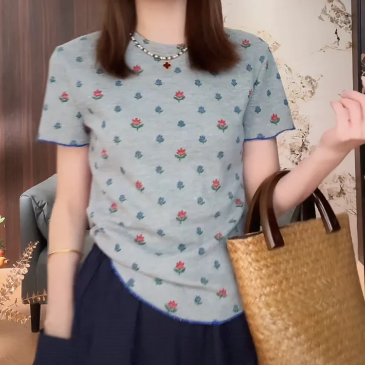 设计感碎花印花薄款短袖T恤女夏装2025年新款百搭休闲减龄上衣潮