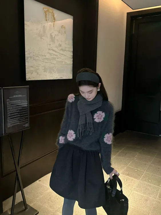  羊绒羊毛加厚圆领刺绣绣花拉绒拉毛针织衫减龄甜美花朵冬季毛衣