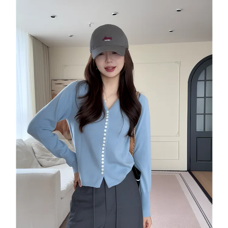 【余欢欢】秋季通勤长袖小V领慵懒风一排扣针织衫-YHW50629