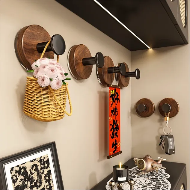 胡桃木吸盘挂钩免打孔门后挂钩入户玄关卧室中古风衣帽钩强力粘胶