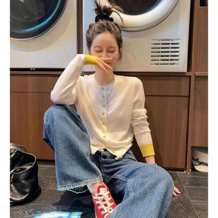 早秋法式撞色针织开衫女外穿设计感小众韩系时髦圆领显瘦短款上衣