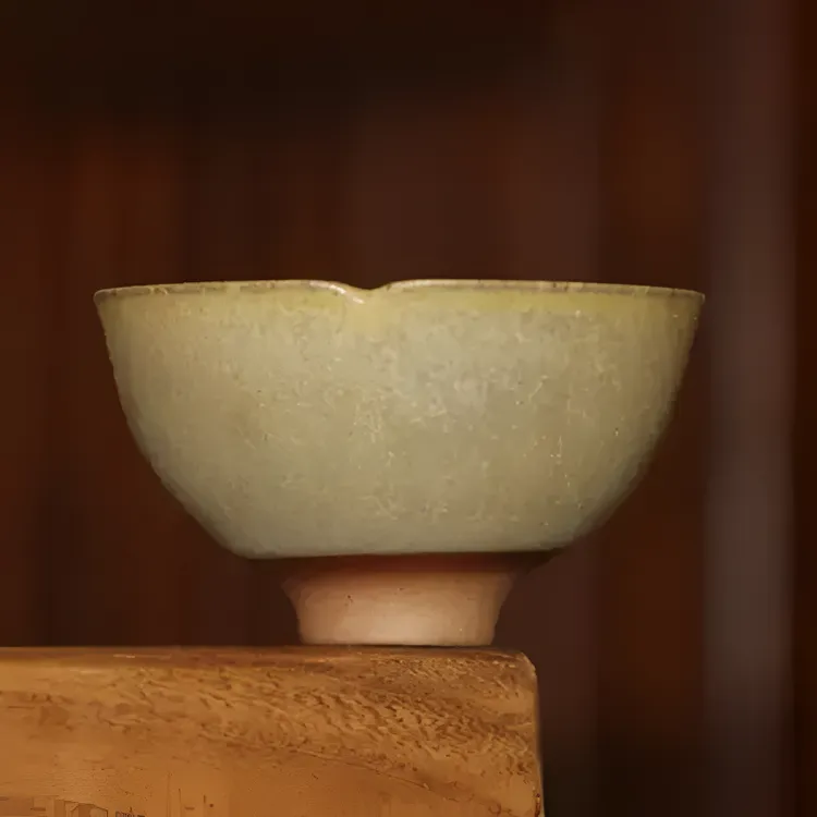 瓷器 蔡兆庆早期作品墨姚黄葵口杯 陶瓷杯主人杯 单挂釉杯65ml