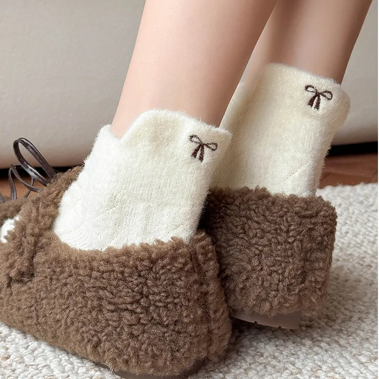 澳绒咖色袜子女中筒袜加厚保暖加绒长袜ins潮软糯条纹居家睡眠袜