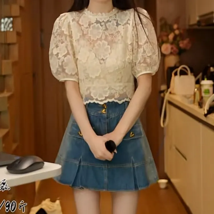 法式蕾丝重工镂空花瓣上衣2025新款春夏设计感手工钩花短袖针织衫